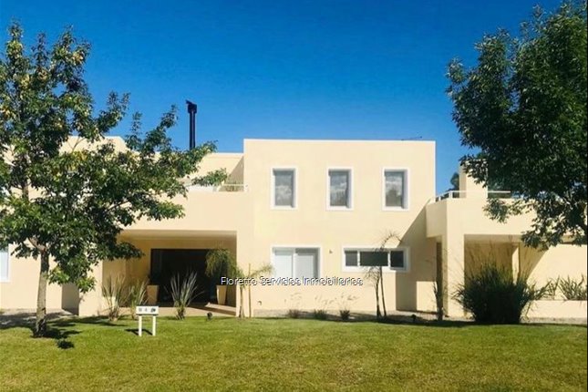Barrio Privado residencia piscina propia