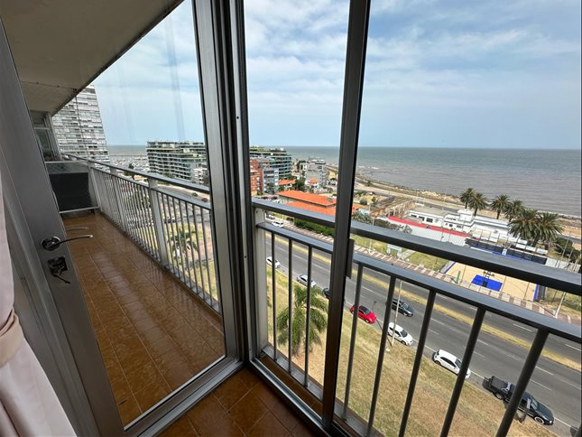 Venta apartamento en Pocitos, 3 dormitorios, servicio y gge