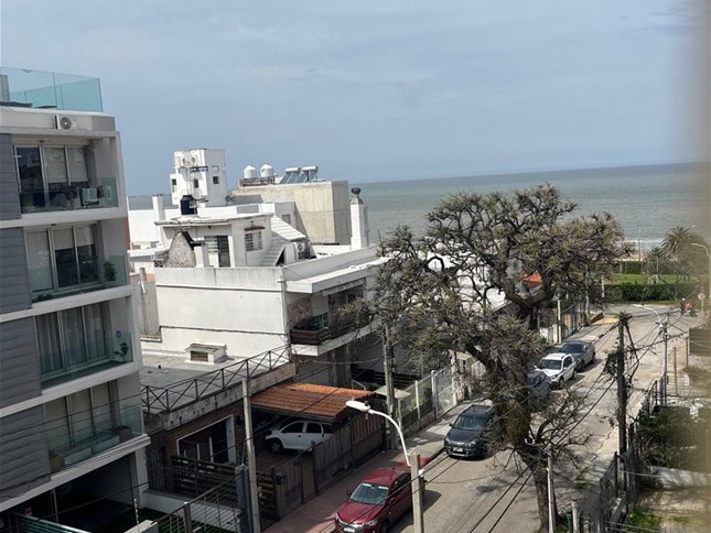 Apartamento de 3 dormitorios en alquiler en Buceo