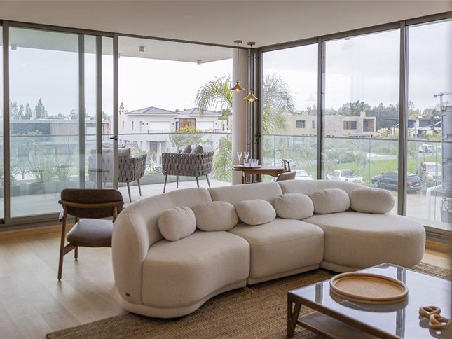 Apartamento amoblado de 2 dormitorios con terraza