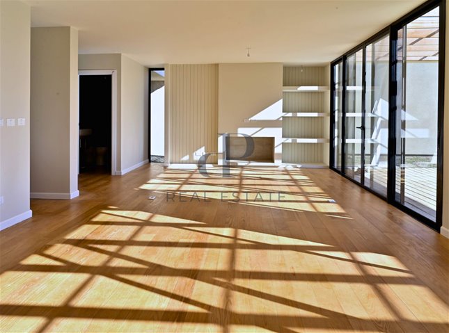 Casa en alquiler de 3 dormitorios + escritorio