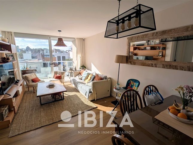 Apartamento de 2 dormitorios con parrillero en Malvin