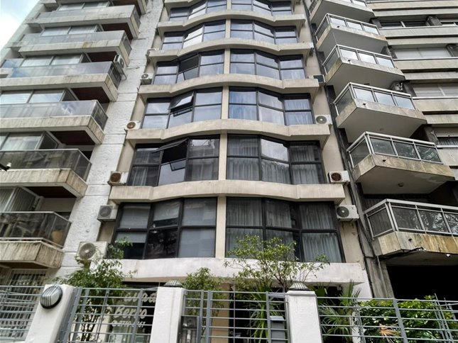 3 de rambla con muebles