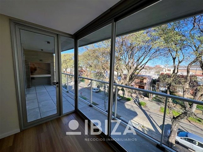 Malvin Alquiler Apartamento 2 dormitorios c/gge y parrillero