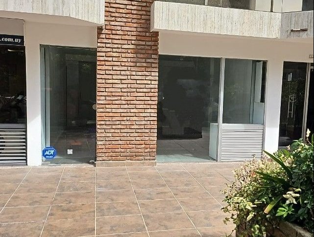 alquiler de local comercial en Pocitos: Benito Blanco y Jaime Zudañez