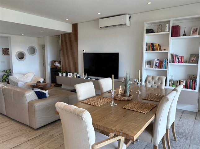 Casa de 3 dormitorios con piscina en alquiler