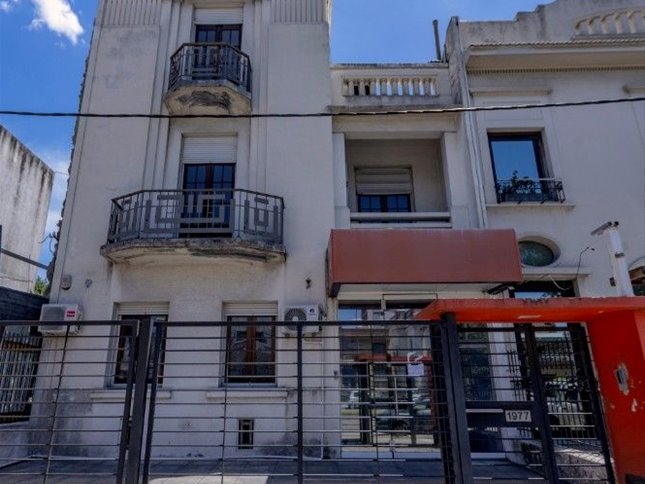 Alquiler de Casa en Tres Cruces para empresa: Br. Artigas y Miguelete