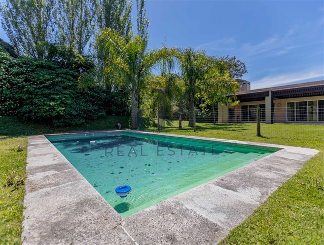 Casa de 3 dormitorios con piscina en la tahona