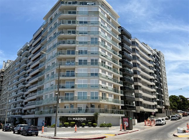 Alquiler Apartamento Punta Carretas 2 Dormitorios - 2 Garaje - 3 Baños