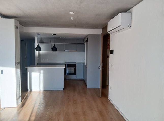 Apartamento de 3 dormitorios con patio en alquiler