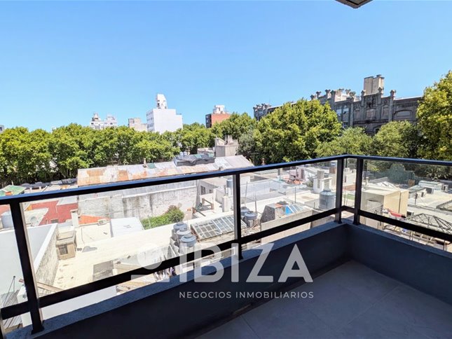 Alquiler Parque Rodó 2 dormitorios, terraza y garage