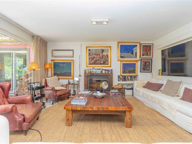 Casa en venta con 2 dormitorios + escritorio