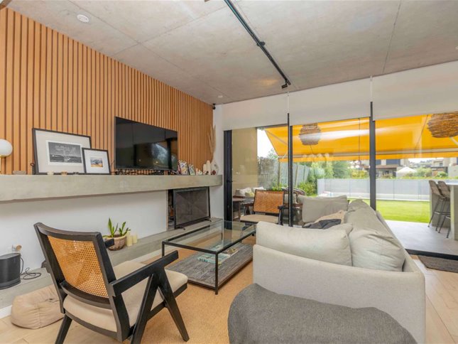 Casa en alquiler de 3 dormitorios + escritorio