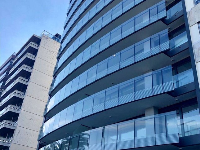 Rambla  patio parrillero  Amoblado 270 m2 3 garajes