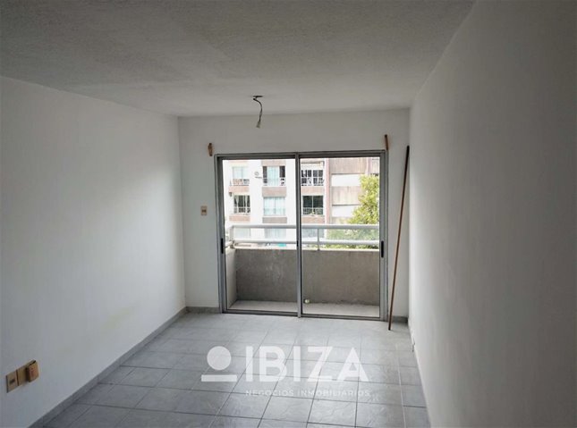 Alquiler Monoambiente Pocitos con balcón