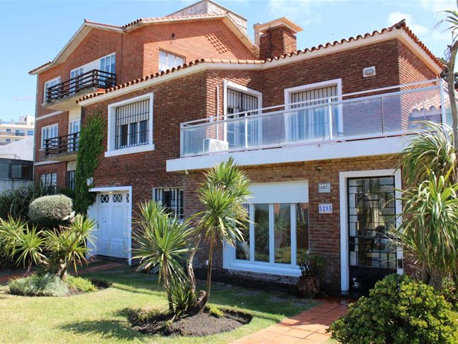 Venta Hermosa Casa en la Rambla de Punta Gorda