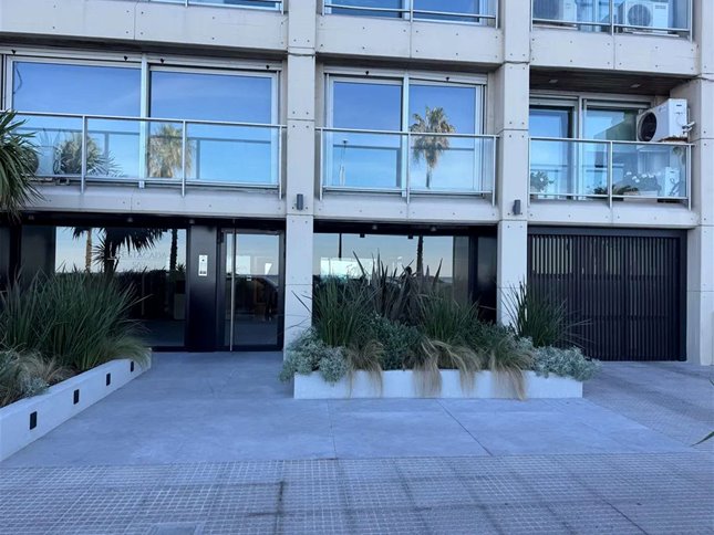 Rambla piso  a reciclar espectacular  4 gges unico