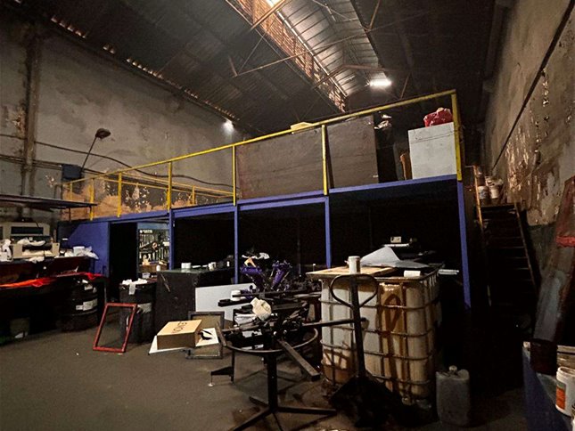 Local Industrial en venta con doble frente en Cordón