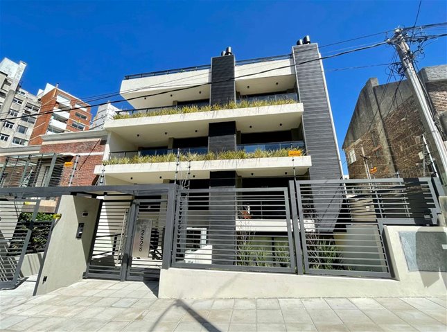 A mts de Rambla terraza y parrillero