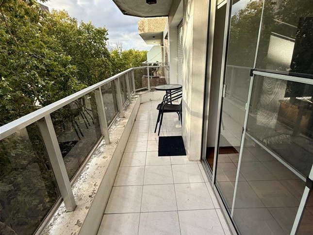 APARTAMENTO EN VENTA 2 DORMITORIO Y SERVICIO, GGE 2 AUTOS