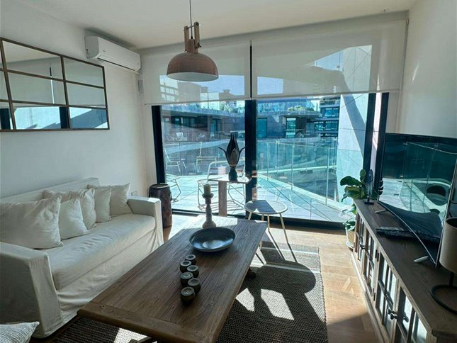 APARTAMENTO AMUEBLADO 1 DORMITORIO CON  TERRAZA Y  GGE FIJO