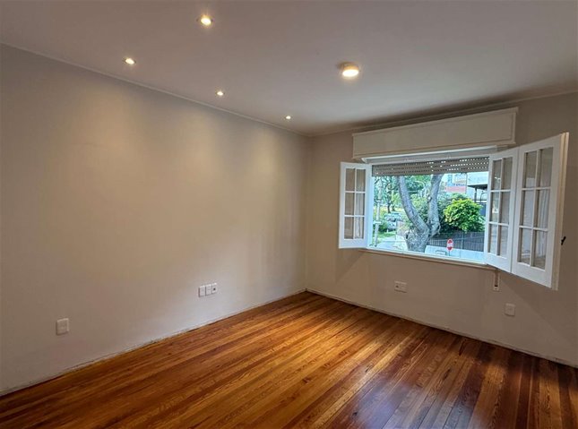ALQUILER CASA PARA OFICINA - 6 Dormitorios 3 Baños