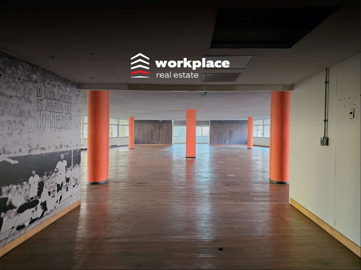 ALQUILER - OFICINA CENTRO - EDIFICIO CORPORATIVO PRIMER NIVEL - 1215 M.C. EN UNA SOLA PLANA. OPORTUNIDAD ÚNICA.