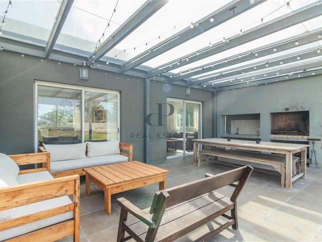 Exclusiva casa con piscina y fondo al golf en La Tahona