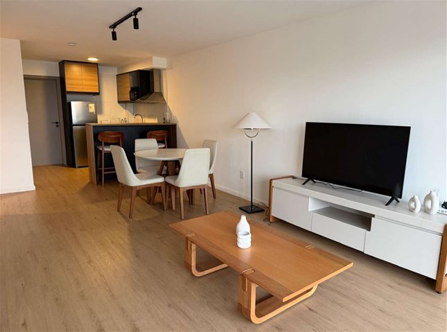 Apartamento de 1 dormitorio amoblado en piso 10 con garaje en Punta Carretas