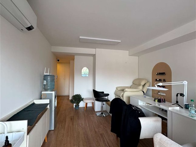 Monoambiente en venta con renta en Parque Battle