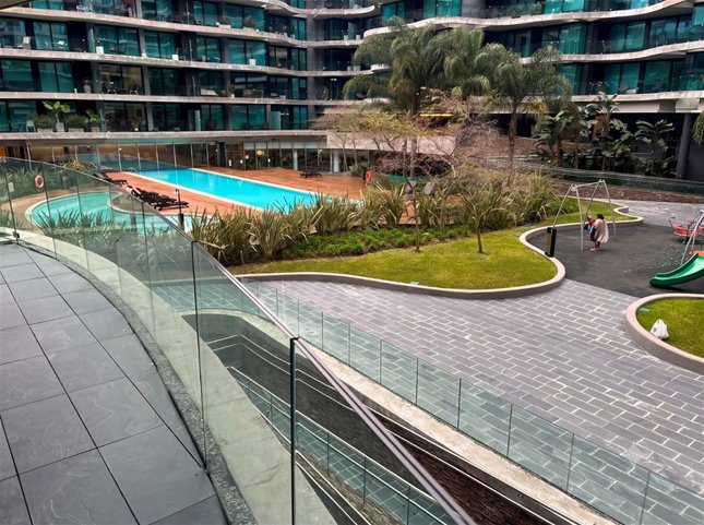 Apartamento en alquiler 2 dormitorios con vista a la piscina en Forum