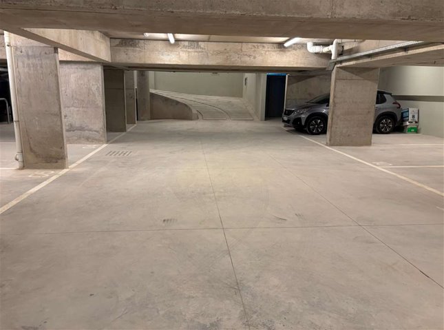 Apartamento duplex de 3 dormitorios con patio