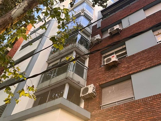 A 2 cuadras Montevideo Shopping 1 dorm 1 cochera acepta préstamo bancario