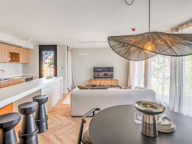 Apartamento en venta de 3 dormitorios con cochera  sobre Av. de las Américas