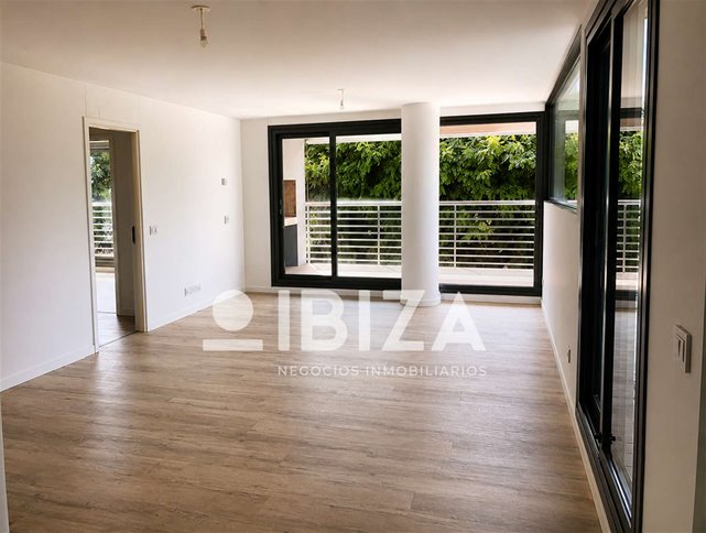 Venta con renta de Excelente Apartamento 3 Dormitorios a metros del Golf