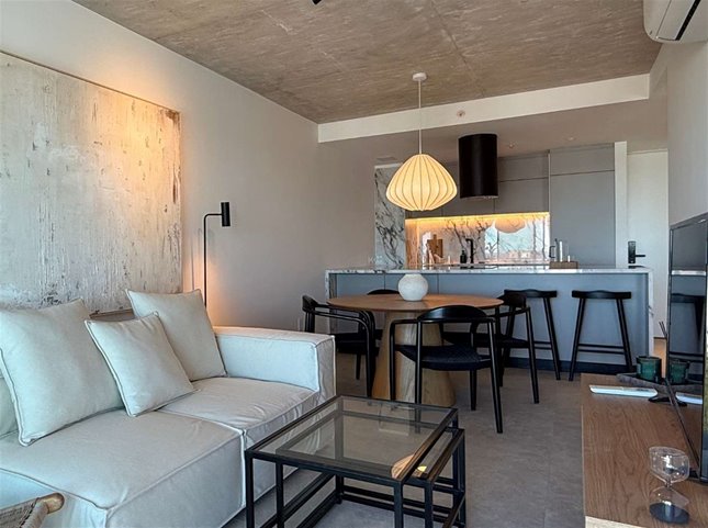Apartamento de 1 dormitorio con terraza en centro