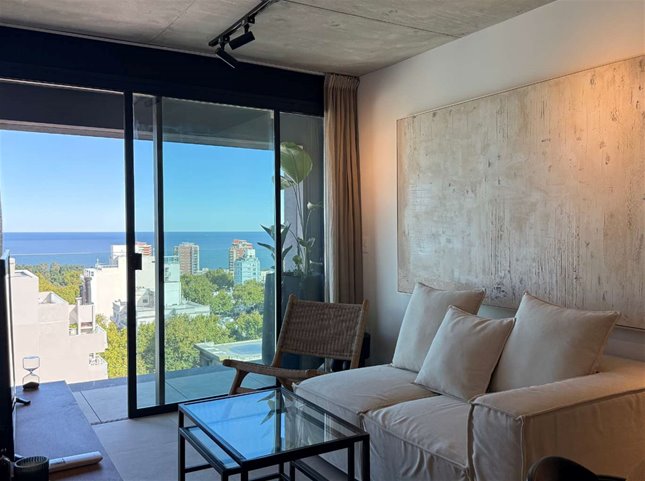 Apartamento de 1 dormitorio con terraza en centro