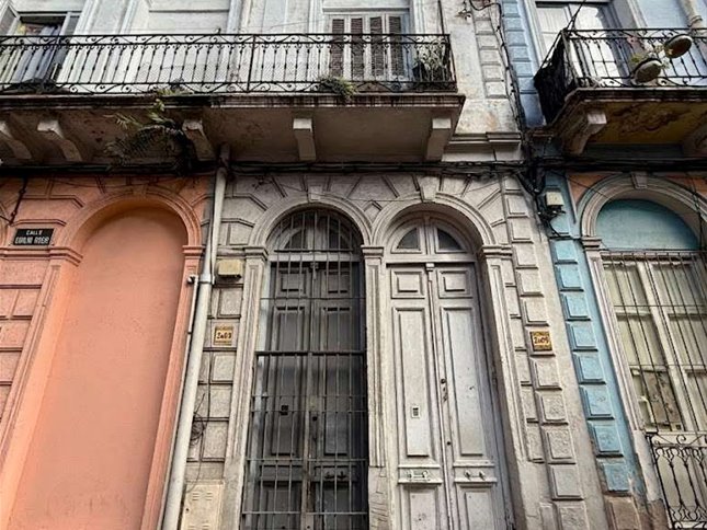 Oportunidad Inversión Propiedad en esquina 5 apartamentos y local Comercial