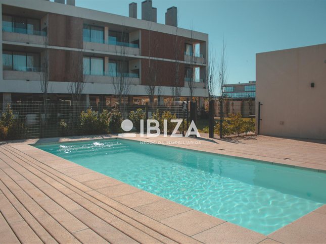 Alquiler Apartamento 2 Dormitorios con parrillero y cochera Carrasco Norte