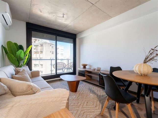 Apartamento de 2 dormitorios con garaje en alquiler Pocitos