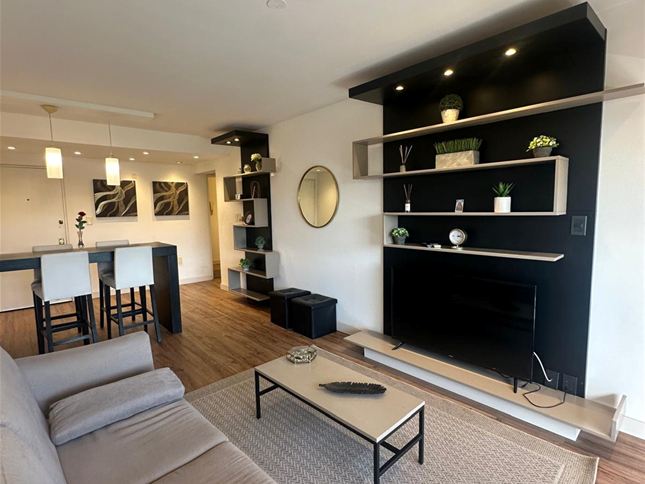 Apartamento de dos dormitorios amueblado en Punta Carretas - Ed.Brickel.