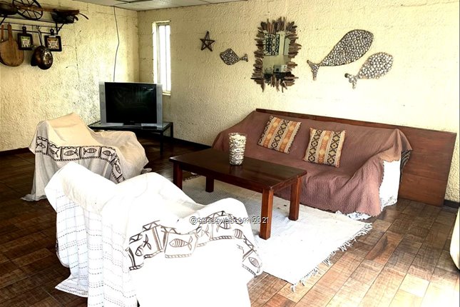 Venta Casa 4 dormitorios en Balneario Buenos Aires - foto 2