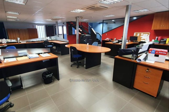 Venta local de 580m2 en Sayago - foto 3