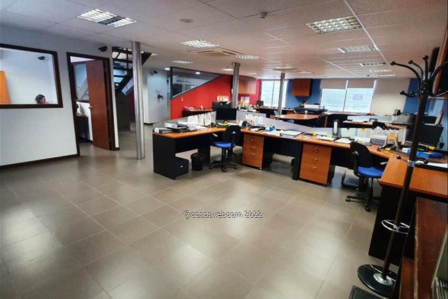 Venta local para oficinas de 580m2 en Sayago - foto 2