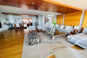 Apartamento de primera categoría en Rambla de Punta Carretas.
