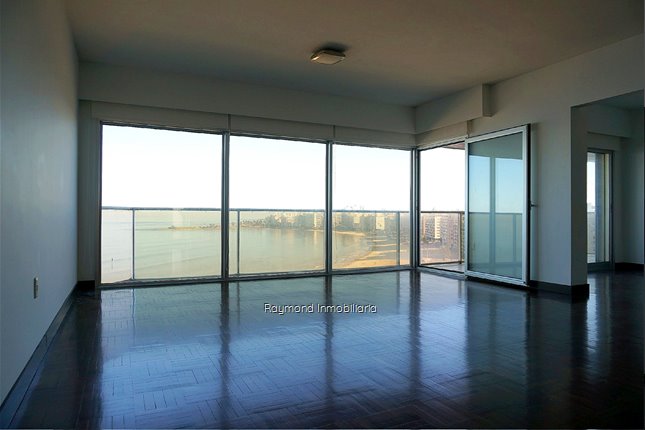 Venta Apartamento con Tenta Pocitos 3 Dormitorios 4 Baños Terraza Servicio 2 Garajes - foto 2