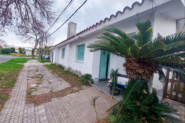 Casa Venta o Alquiler en Punta del Este Sarandi de 2 Dormitorios
