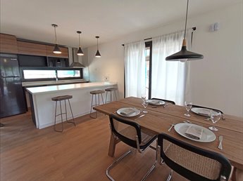 Alquiler y Venta Casa Parque Miramar 2 Dormitorios 1 Baño Garaje
