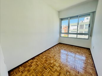 Alquiler Apartamento de 3 dormitorios y Garaje en Pocitos. - foto 6
