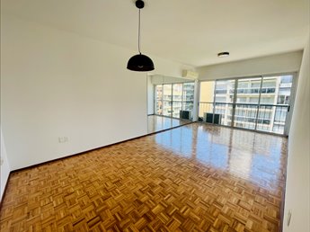 Alquiler Apartamento de 3 dormitorios y Garaje en Pocitos. · Foto 1